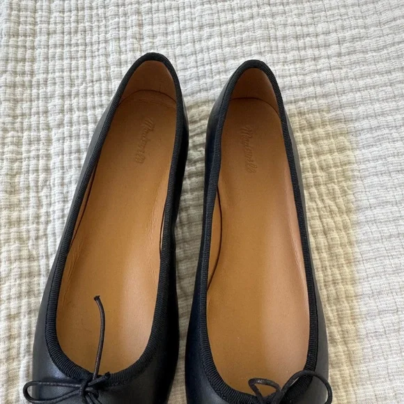 Madewell Black Square-Toe Ballet Flats with Bow - Picture 2 of 4